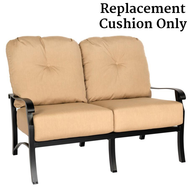 Does the price include 2 back and 2 seat cushions for the loveseat?